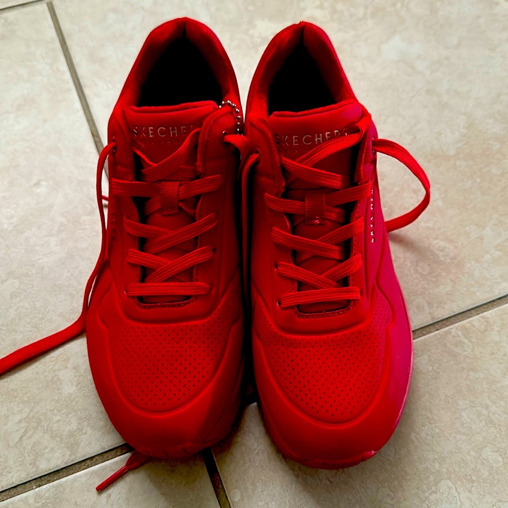 Skechers Uno stand on air